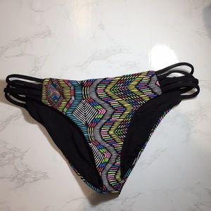 reversible & bright L space bikini bottoms !